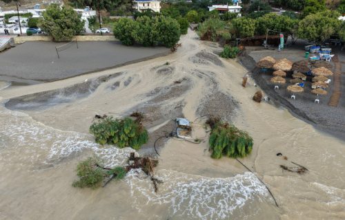 Horor na Rodosu: Grom ubio Nemicu na plaži, potop i apokalipsa parališu Grčku