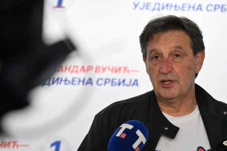 Gašić iz krcate Arene sasekao: Narodu je dosta tenzija, ujedinjeni ćemo pobediti neprijatelje
