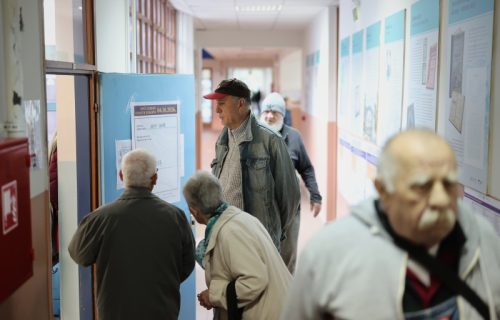 Do 15 sati glasalo 26,88 odsto birača: Biračka mesta na opštim izborima u BiH otvorena su do 19 sati