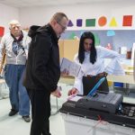 Problemi sa novim tehnologijama na izborima u BiH, u Bijeljini nisu otvorena 184 biračka mesta