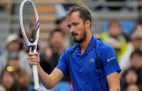 Medvedev u polufinalu turnira u Pekingu i čeka pobednika meča Đoković-Zverev