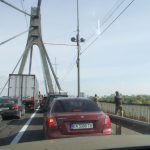 Ruski dron pogodio Severni most u Kijevu pun automobilima (VIDEO)