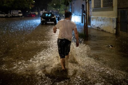 Kataklizma u Španiji: Vodena neman guta sve pred sobom, mrtvi u Barseloni, traje potraga (VIDEO)