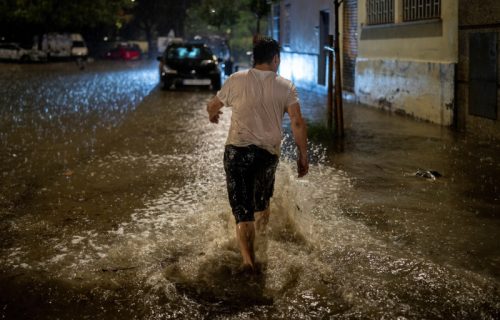 Kataklizma u Španiji: Vodena neman guta sve pred sobom, mrtvi u Barseloni, traje potraga (VIDEO)