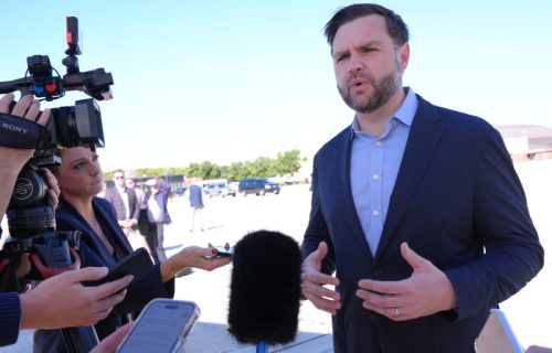 Vens predsedavao sastankom visokih američkih zvaničnika o Iranu i Jemenu