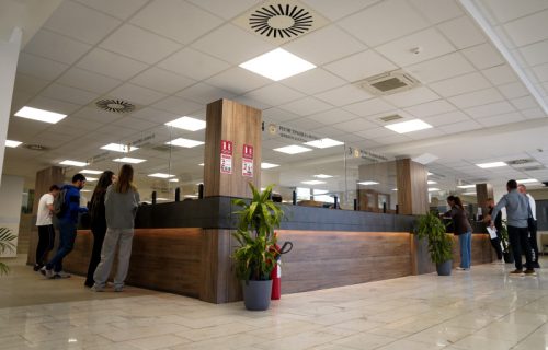 Uslovi mnogo bolji i za građane i za zaposlene: Pogledajte renoviranu zgradu MUP-a u Ljermontovoj (FOTO)