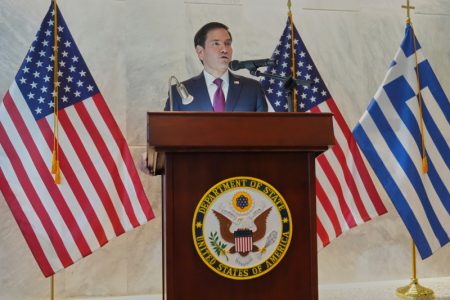 Rubio: “Iran izgubio kontrolu nad Ormuskim moreuzom, plovni put sada otvoren”