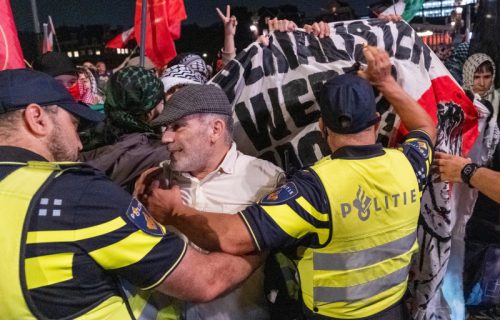 Haos na ulicama Amsterdama: Građani palili vatre i gađali policiju kamenjem