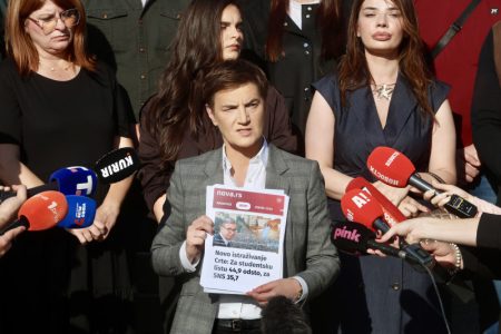 Brnabić: “CRTA vodi predizbornu kampanju trećih lica, mora da objasni poreklo novca”