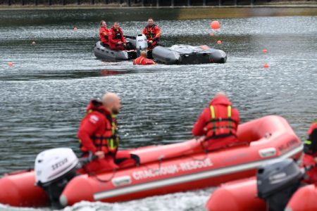Spasavanje iz vode, gašenje požara i izvlačenje povređenih: Velika vežba održana na Adi Ciganliji