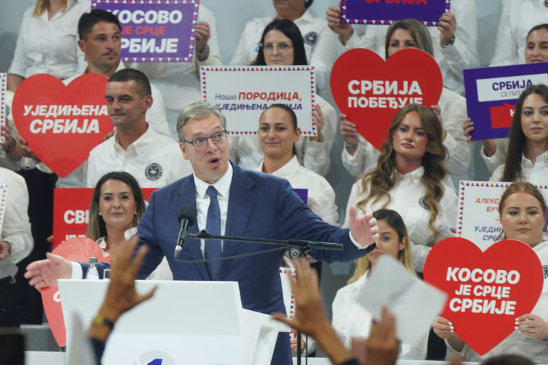Vučić na skupu u Kragujevcu: “Velika je sila spolja udarila na Srbiju, pokušali su da je sruše”