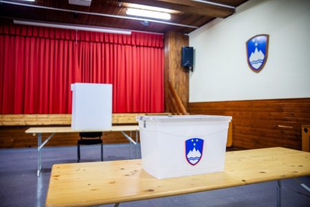 Danas četiri referenduma u Sloveniji: Otvoreno oko 3.000 biračkih mesta, rezultati večeras