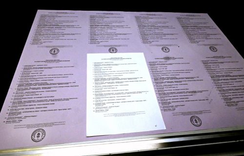 Odbrojavanje za sudbonosne izbore: Večeras u ponoć počinje izborna tišina