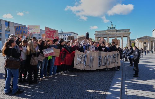 Zbog protesta zatvoreno oko 200 škola u Francuskoj: Srednjoškolci nastavljaju demonstracije
