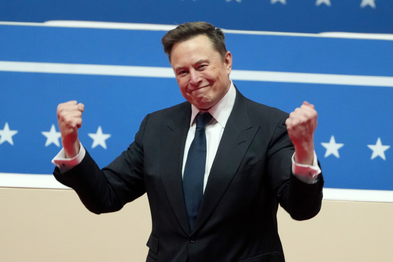 Mask ide na sve ili ništa zarad AI: Da li se spajaju Tesla i Spejseks?