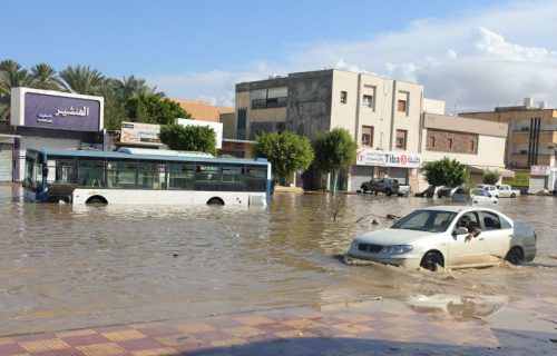 Haos u Tripoliju: Obilne padavine potopile ulice i paralisale saobraćaj (FOTO)