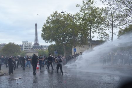 Protesti učenika potresaju Francusku: Skoro 200 škola zatvoreno, najavljene nove blokade