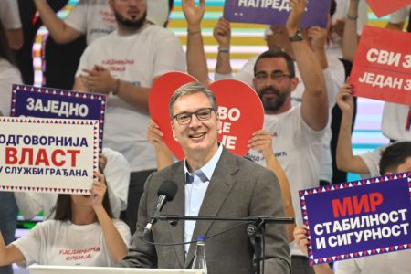 (UŽIVO) Krcati Timok na nogama, Vučić iskreno poručio: “Žao mi je svih vas koji ste ostali ispred hale”