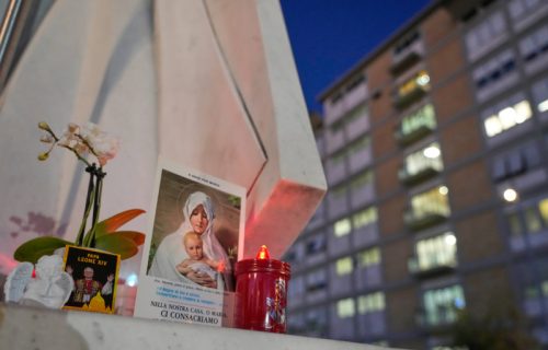 Papa Lav XIV proveo tri sata u operacionoj sali: Prva noć nakon opracije protekla mirno,