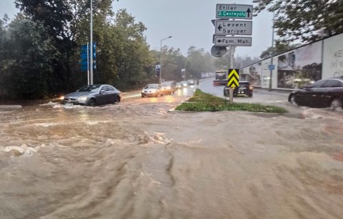 Istanbul pod vodom, dve osobe izgubile život: Među stradalima i dete (14), hitno upozorenje građanima