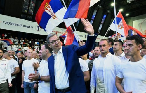 Vučić: "U vreme Šoškića, umesto prognoze, gledali ste kurs, pa trk u banku da vam novac ne propadne"