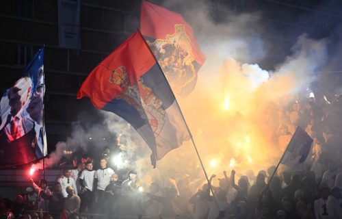 (UŽIVO) Veliki broj građana stiže na skup u Nišu: Na Trgu kralja Milana počinje spektakl