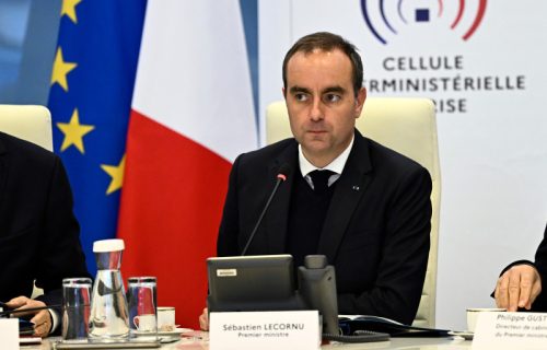 "Uvesti delimičan policijski čas": Hitno obraćanje premijera Francuske nakon sednice kriznog štaba