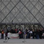 Protesti paralisali čuveni Luvr: Demonstranti blokirali ulaze, muzej zatvoren