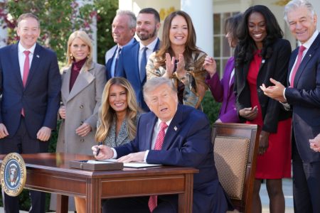 Na inicijativu prve dame Amerike: Donald Tramp potpisao istorijsku naredbu o ženskom zdravlju