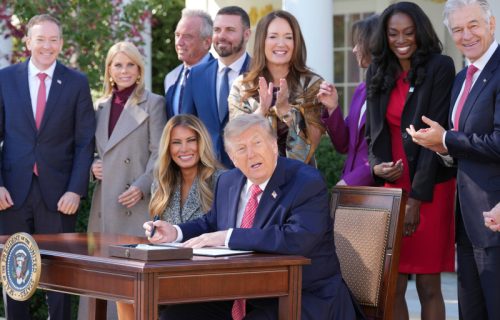 Na inicijativu prve dame Amerike: Donald Tramp potpisao istorijsku naredbu o ženskom zdravlju