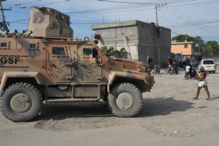 Haos na Haitiju: Bande digle u vazduh oklopno vozilo UN-a, nestala četiri strana vojnika!