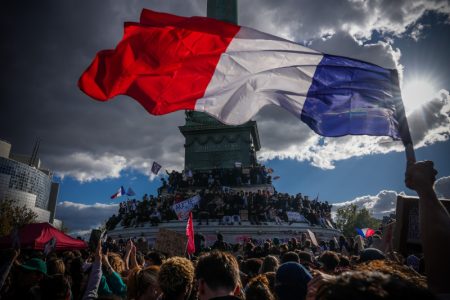 Protesti paralisali čuveni Luvr: Demonstranti blokirali ulaze, muzej zatvoren