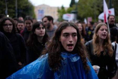 Nezadovoljstvo raste u Grčkoj: Studenti podižu kamp u Atini, nastavnici stupaju u štrajk