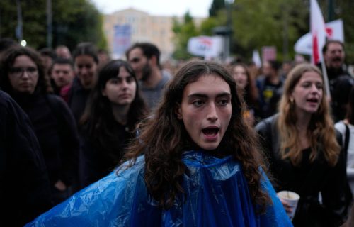 Nezadovoljstvo raste u Grčkoj: Studenti podižu kamp u Atini, nastavnici stupaju u štrajk