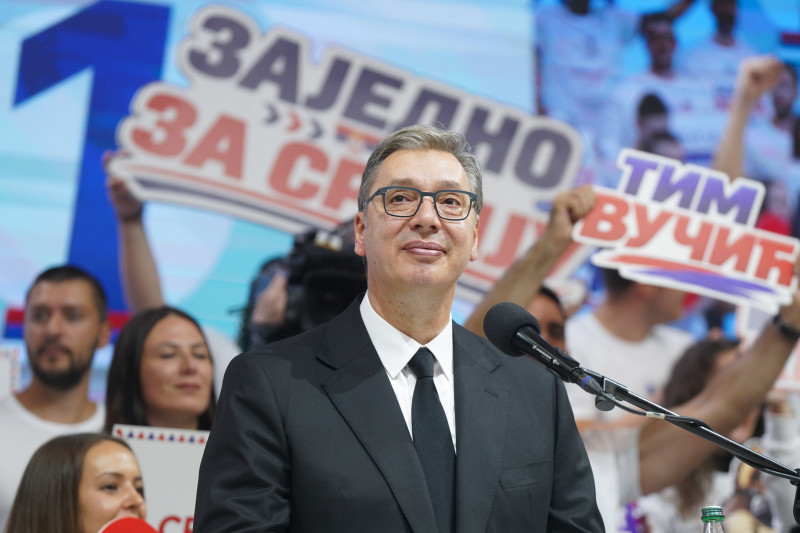 Vučić najavio ogromne promene u obrazovanju: “Nema više politike u školama, hoćemo da podstaknemo privatne fakultete”