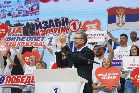 (UŽIVO) Vučić se obraća u prepunoj Hali sportova u Beogradu: “Ovo ne dolazi spolja, ovo dolazi iz srca i duše” (VIDEO)