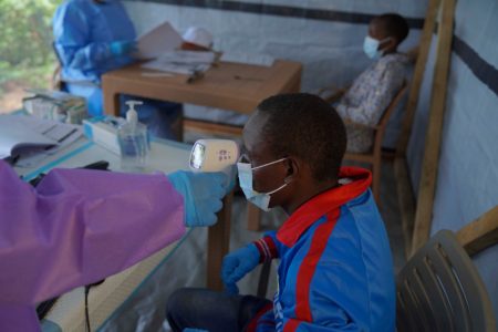 Prvi stanovnik Konga primio eksperimentalnu vakcinu protiv ebole: Virus se proširio u više zemalja, strahuje se od daljeg širenja