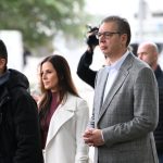 Aleksandar Vučić stigao je u ranim jutarnjim časovima na biračko mesto: Čeka u redu sa građanima