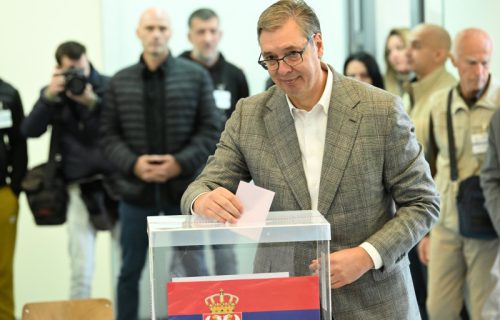 Aleksandar Vučić glasao na biračkom mestu na Novom Beogradu