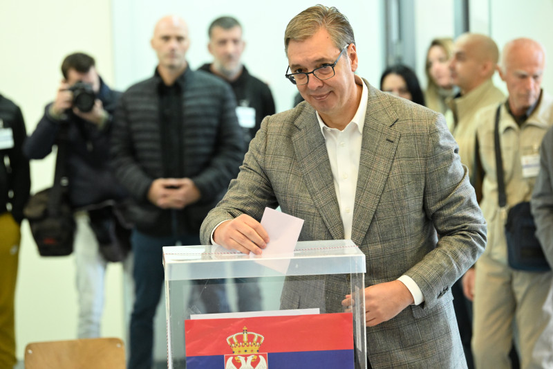 Aleksandar Vučić glasao na biračkom mestu na Novom Beogradu