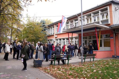 Oglasio se RIK: “Studentska lista pobedila u većini regiona, Ujedinjena Srbija u regionu južne Srbije”