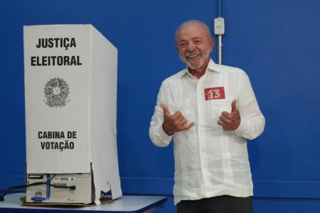 “Večno ću biti zahvalan…” Lula glasao u Sao Paulu u drugom krugu predsedničkih izbora u Brazilu
