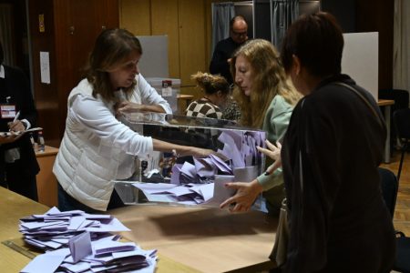 RIK doneo odluku: Ponovljeno glasanje na 53 biračka mesta u nedelju