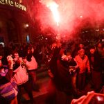 Grupa građana ispred RTS-a: Okupljanje za sada mirno
