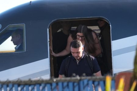 Bekstvo iz Brazila: Flavio Bolsonaro stigao u Majami, Tramp najavio vize za njegovu porodicu