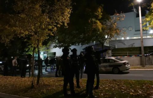 Prvi snimak nakon terorističkog napada u Beogradu: Uzviknuo je "Alahu akbar", pa nasrnuo na žandarma