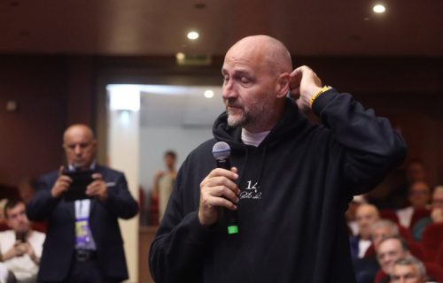 Gest koji je oduševio sve prisutne: Dino Rađa se poklonio Željku Obradoviću (VIDEO/FOTO)