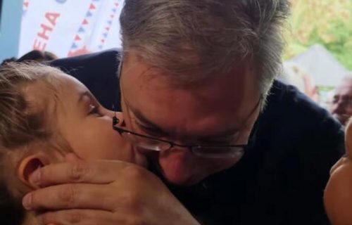 "Danas sam dobio najslađi poljubac": Vučić podelio emotivan snimak susreta sa jednom devojčicom (VIDEO)