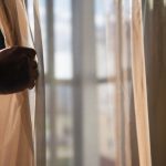 Zavese privlače vlagu i prašinu: Greška pri pranju može da napravi još veći problem