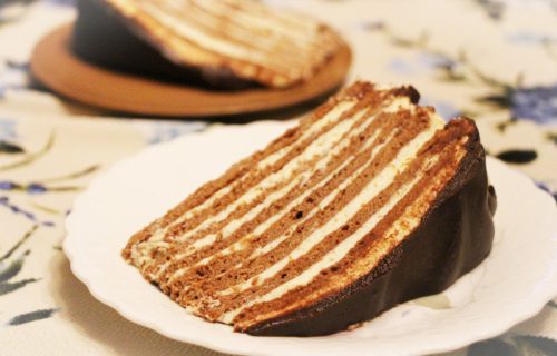 Spartak torta: Čokoladne kore i bogat krem u raskošnim slojevima